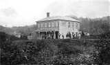 The Golden Cross Hotel (later moved to Waihi) was built in 1899